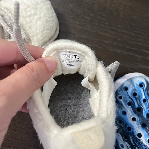 Allbirds toddler shoes- Smallbords tennis shoes 5T - Picture 2 of 3